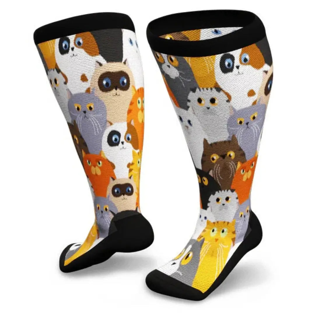 Chaussettes de compression blanches, idéales pour les personnes souffrant de diabète et de jambes lourdes.
